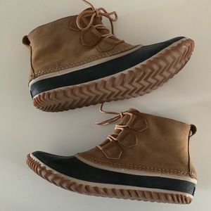 Sorel Women’s Out ‘N About Leather Duck Boot